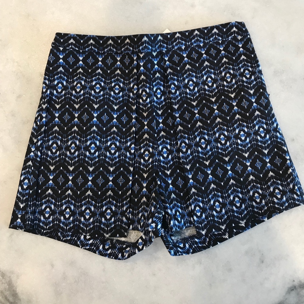 Hollister Patterned Shorts NWT
